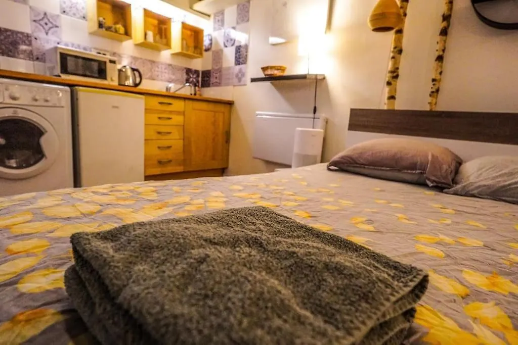 Apartment Cozy Studio In The Heart Of Paris